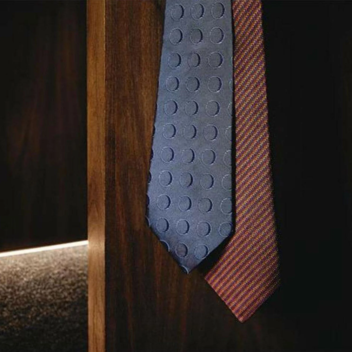James Bond Circle Silk Tie - Die Another Day Edition - By Turnbull & Asser - Image 4